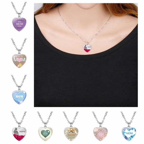 Dainty Mom Engraved Heart Pendant Necklace - Picture 5 of 8